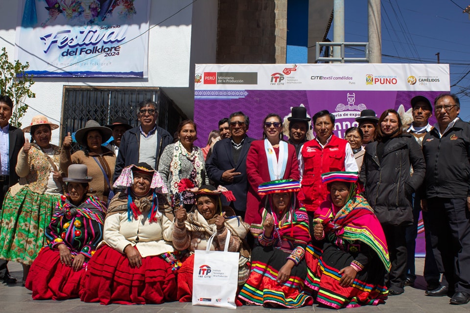 EL PRESIDENTE DE LA CÁMARA DE COMERCIO Y PRODUCCIÓN DE PUNO, PARTICIPÓ EN LA INAUGURACIÓN DE LA FERIA TEXTIL "INOVA ALPACA 2024"