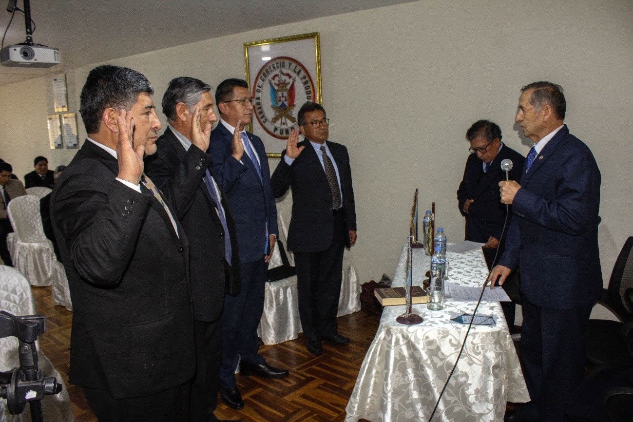 JURAMENTACIÓN DEL NUEVO CONSEJO SUPERIOR DEL CENTRO DE ARBITRAJE DE LA CÁMARA DE COMERCIO Y LA PRODUCCIÓN DE PUNO