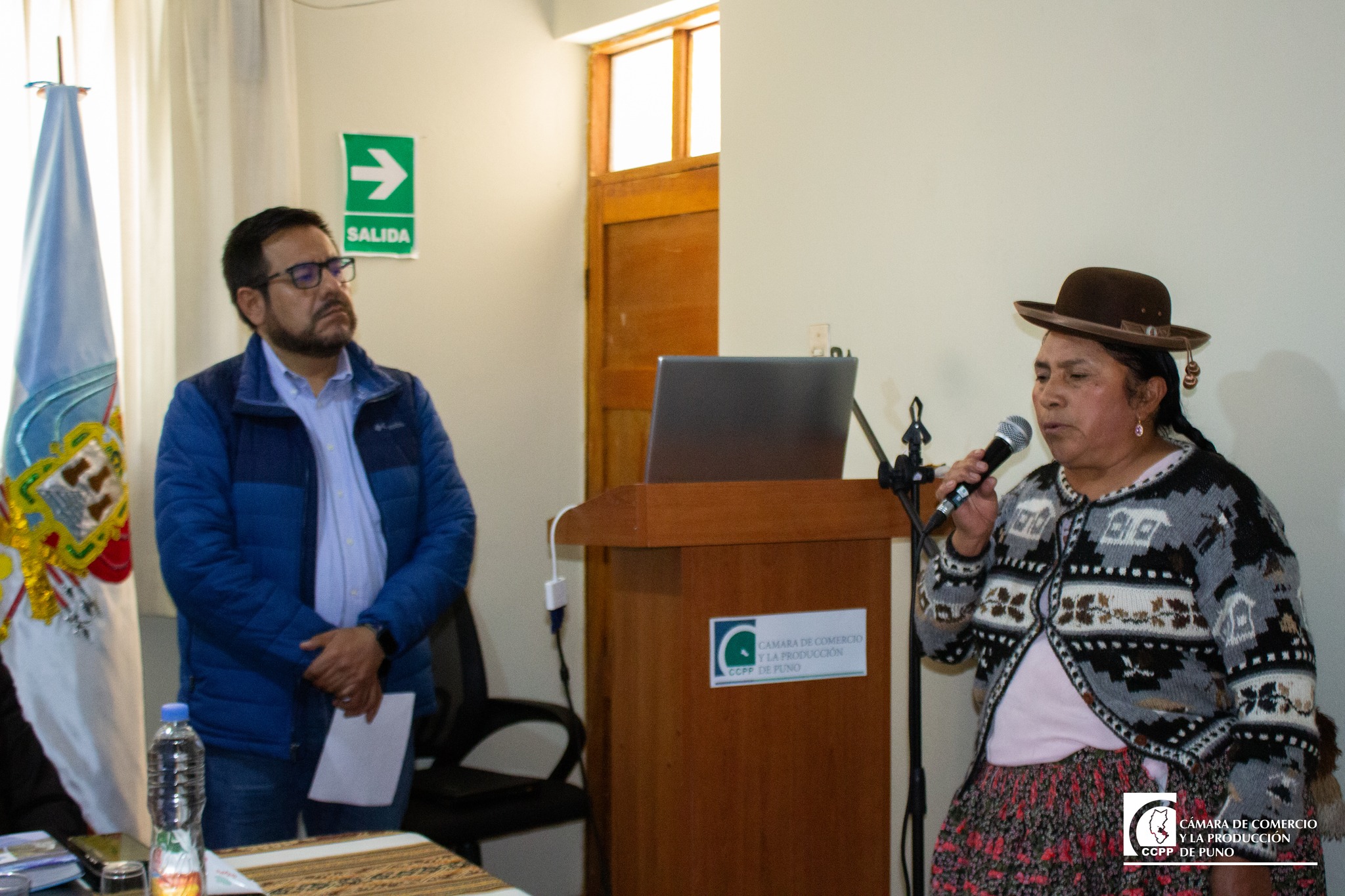 MESA DE TRABAJO IMPULSA ESTRATEGIAS PARA LA INTERNACIONALIZACIÓN DE LA ARTESANÍA PUNEÑA