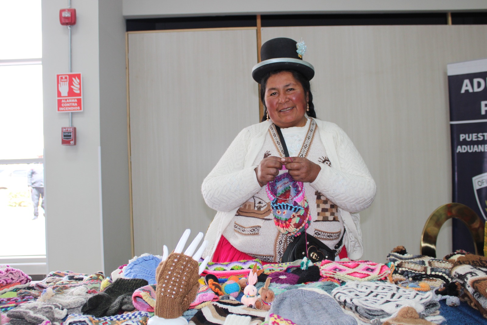 FERIA UNKU PROMUEVE PRODUCTOS LOCALES EN EL AEROPUERTO INCA MANCO CÁPAC DURANTE SEMANA SANTA