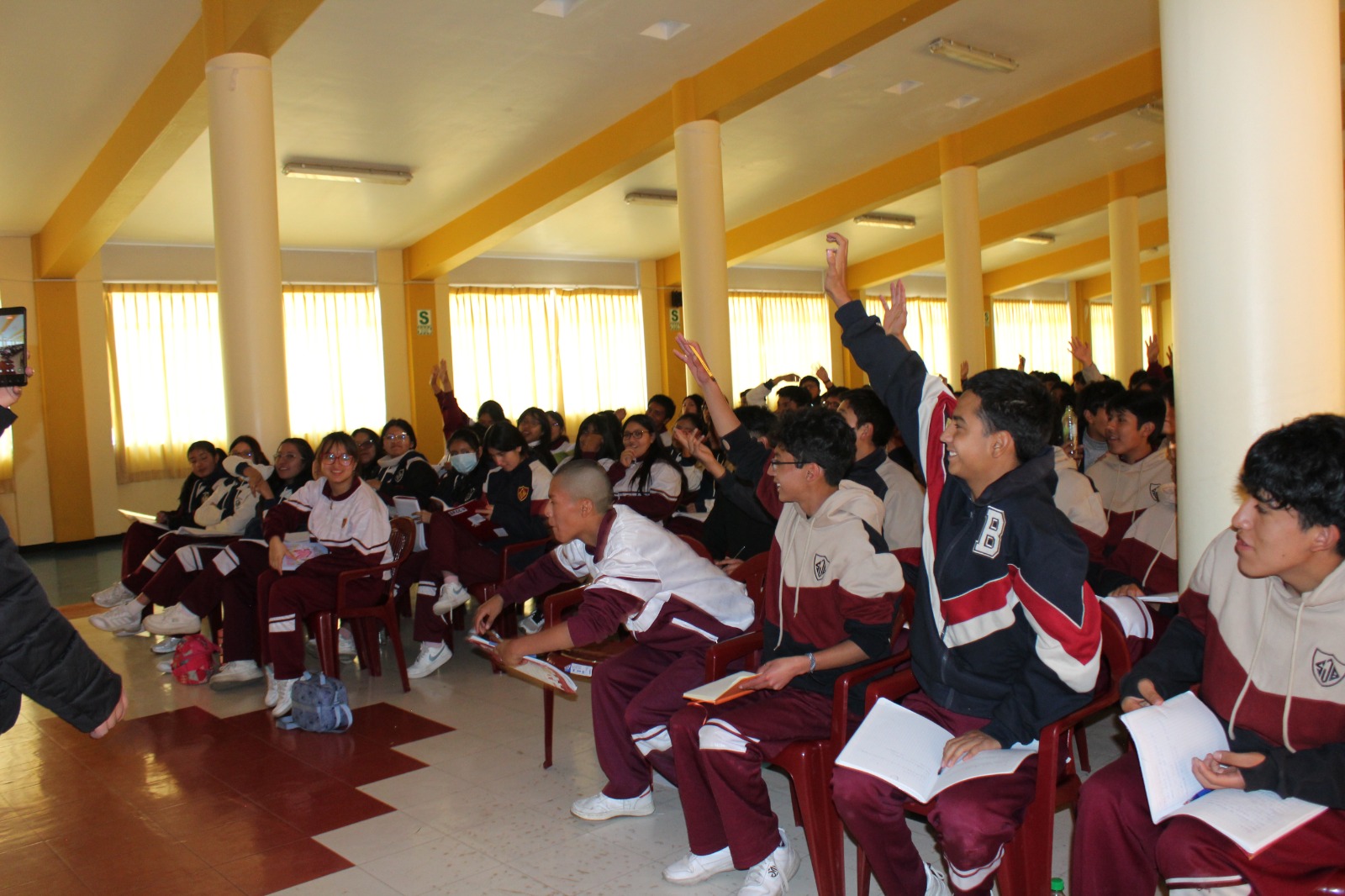 CÁMARA DE COMERCIO DE PUNO ORGANIZA TALLER SOBRE CULTURA TRIBUTARIA Y LUCHA CONTRA EL CONTRABANDO PARA ESTUDIANTES DEL COLEGIO SAN JUAN BAUTISTA