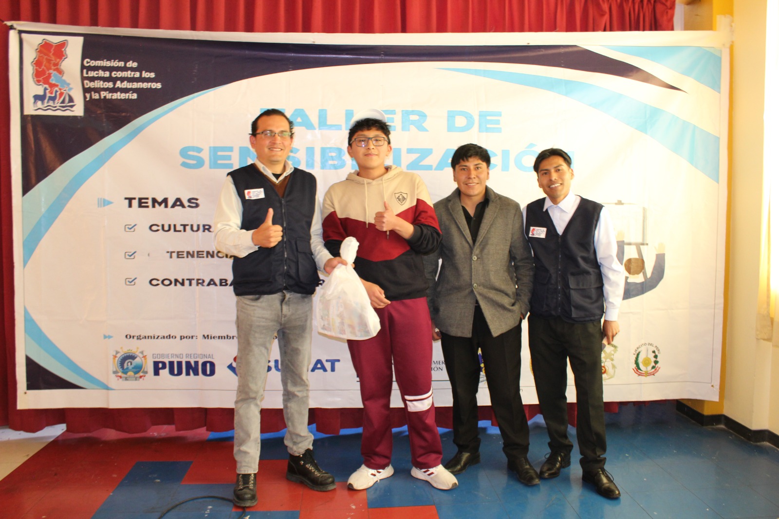CÁMARA DE COMERCIO DE PUNO ORGANIZA TALLER SOBRE CULTURA TRIBUTARIA Y LUCHA CONTRA EL CONTRABANDO PARA ESTUDIANTES DEL COLEGIO SAN JUAN BAUTISTA