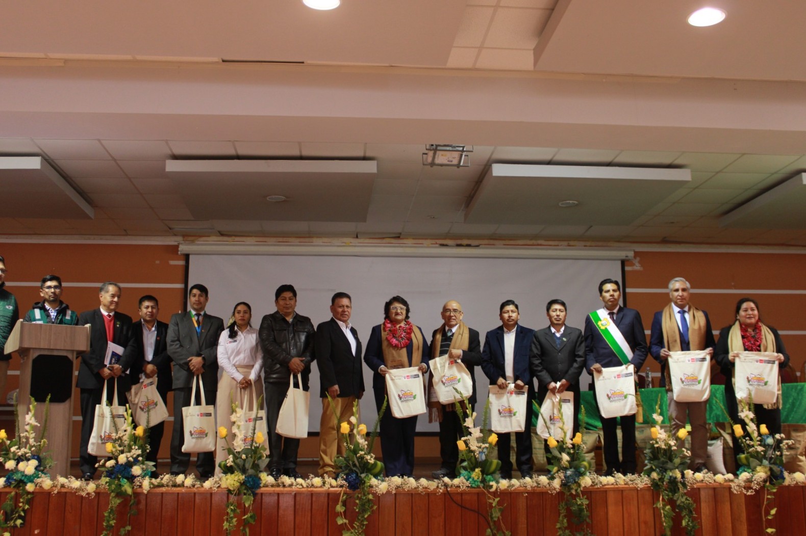 CÁMARA DE COMERCIO Y LA PRODUCCIÓN DE PUNO PARTICIPÓ EN LA CONMEMORACIÓN DEL DÍA NACIONAL DE LOS GRANOS ANDINOS